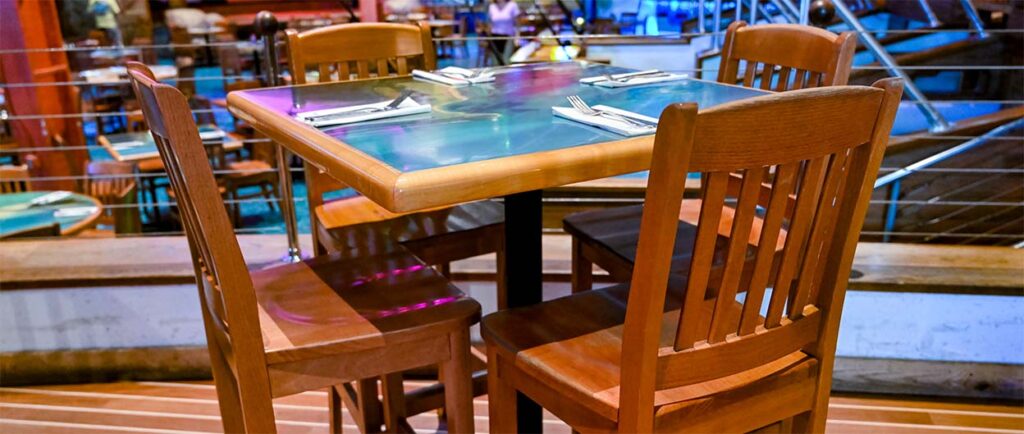 Bancos de bar Bulldog da Holsag dentro do Margaritaville Las Vegas