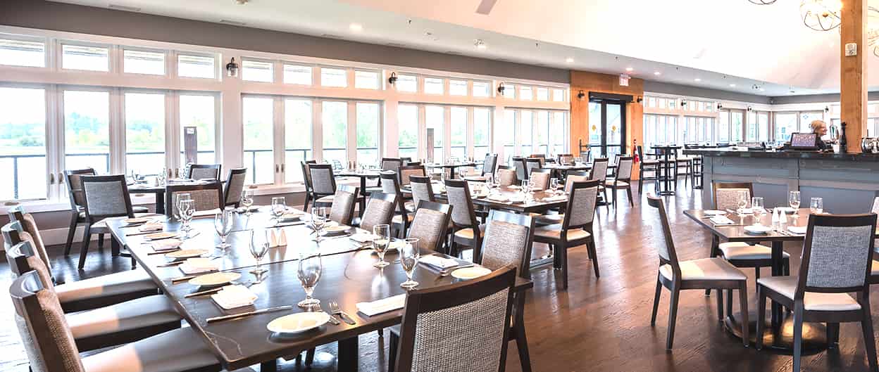 ambiente ampio e ben illuminato per pranzi e cene di eventi